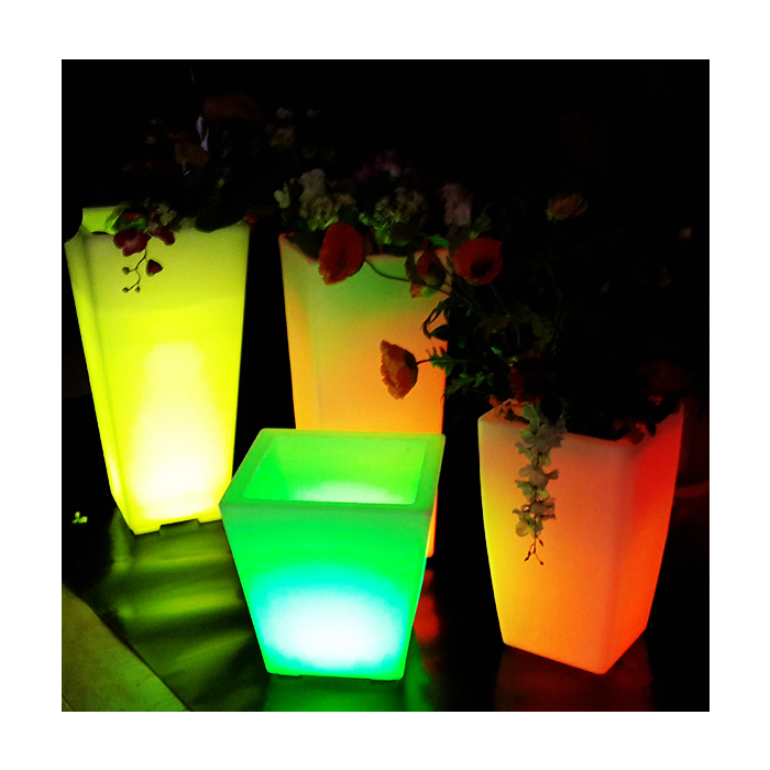 Oplaadbare Bloempot  55 cm LED RGB inclusief Afstandsbediening - Funnylights Taurus Tuinlamp